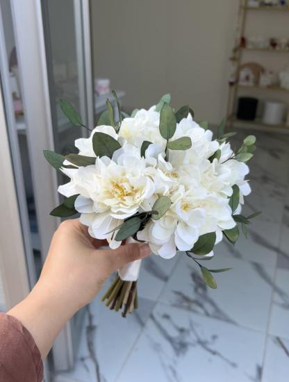 Gelin çiçeği ve damat yaka çiçeği 